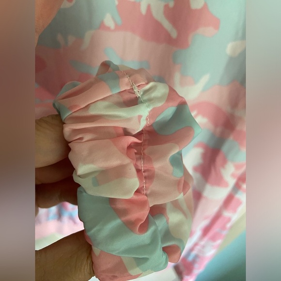 Pink Camo Kylie windbreaker jacket Kylie Jenner Peach Pink Blue Sz Small - Picture 10 of 12